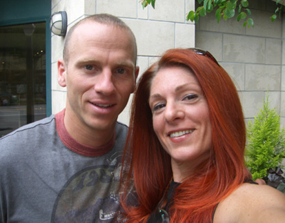 Girlwithnoname and Mike Geary, author of The Truth About Six Pack Abs